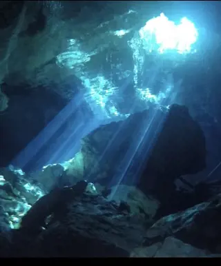 In die Grotten und Höhlen Yucatans abtauchen